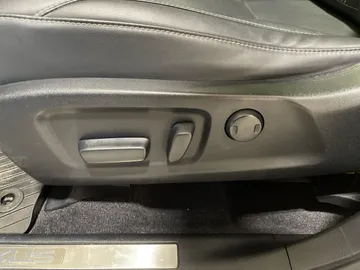 2021 Lexus RX - image 19