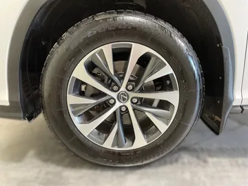 2021 Lexus RX - image 7