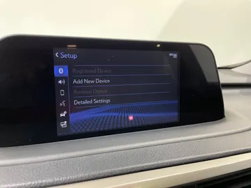 2021 Lexus RX - image 27