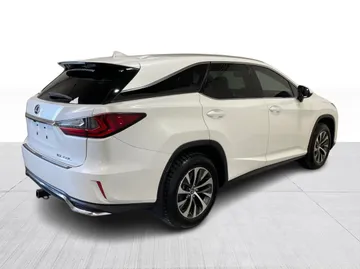 2021 Lexus RX - image 13