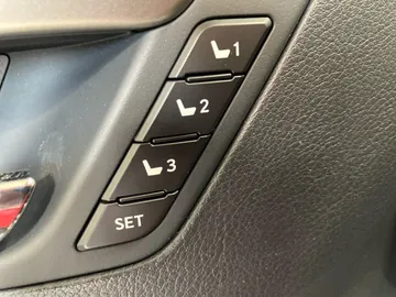 2021 Lexus RX - image 18