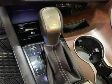 2021 Lexus RX - image 28