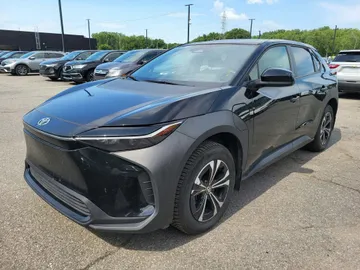 2024 Toyota BZ4X - image 3