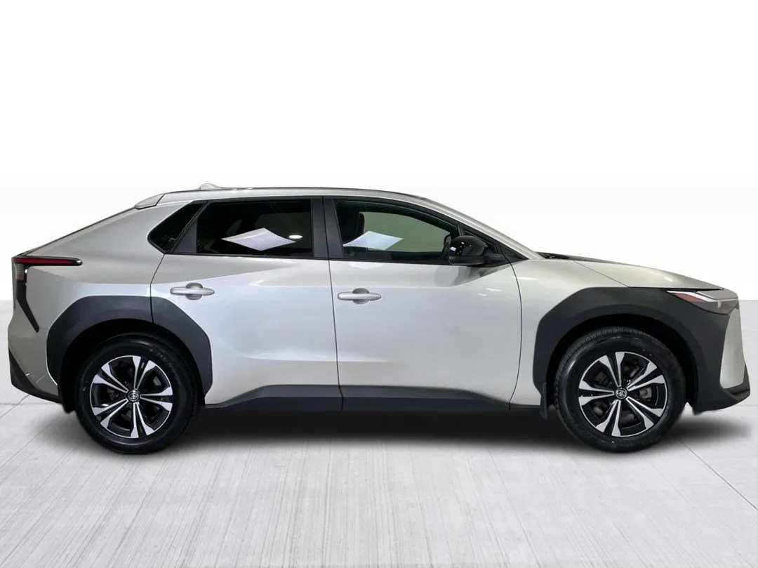 2024 Toyota BZ4X — photo 2