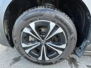 2024 Toyota BZ4X - image 7
