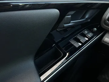 2024 Toyota BZ4X - image 22
