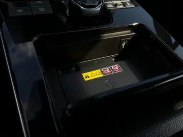 2024 Toyota BZ4X - image 27