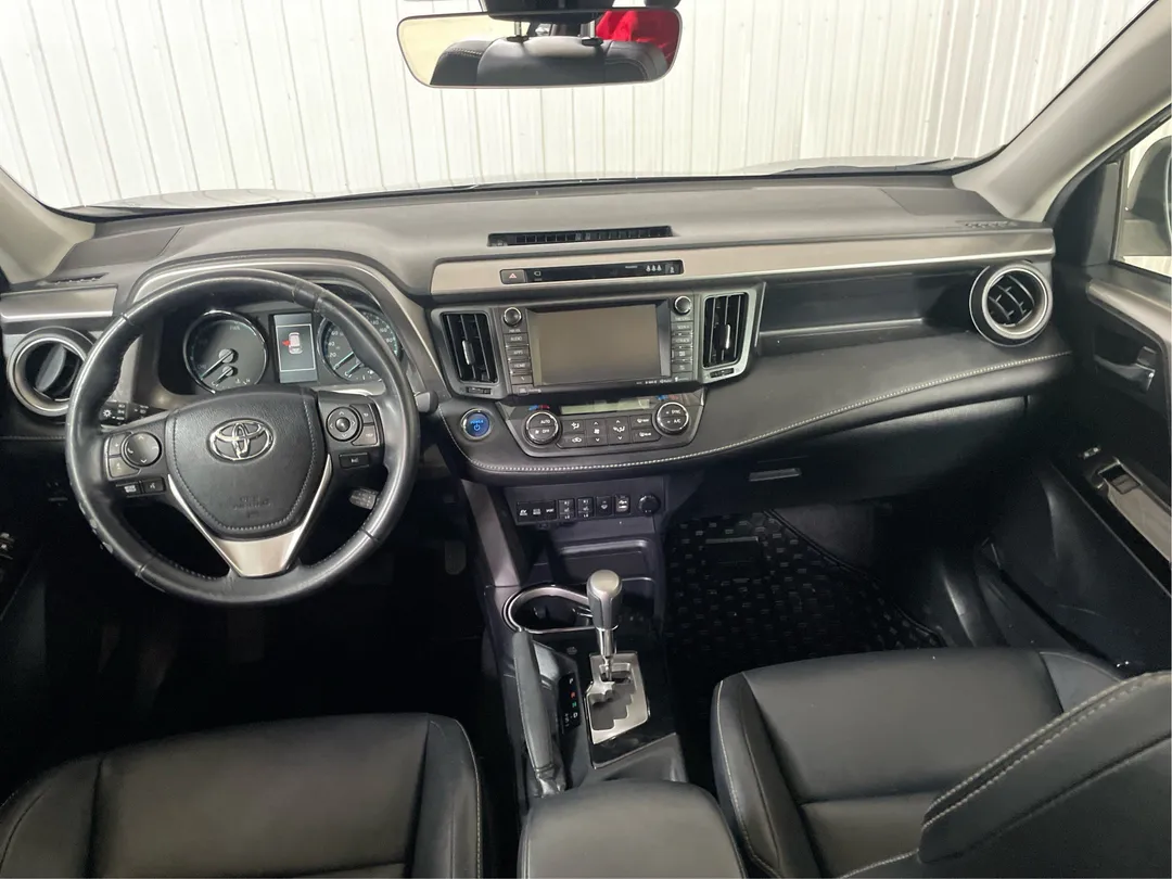 2017 Toyota RAV4 Hybrid — photo 4