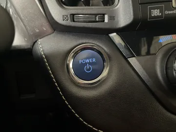 2017 Toyota RAV4 Hybrid - image 26