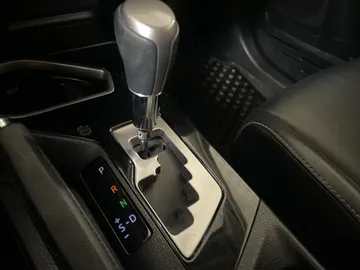 2017 Toyota RAV4 Hybrid - image 31
