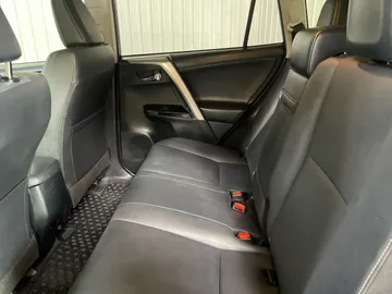 2017 Toyota RAV4 Hybrid - image 15