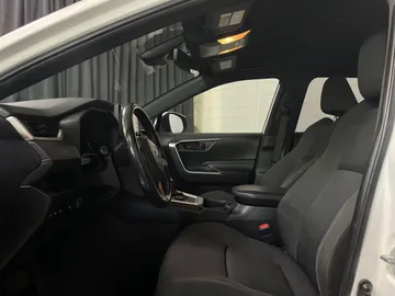 2021 Toyota RAV4 Prime - image 3