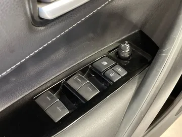 2022 Toyota Corolla - image 23