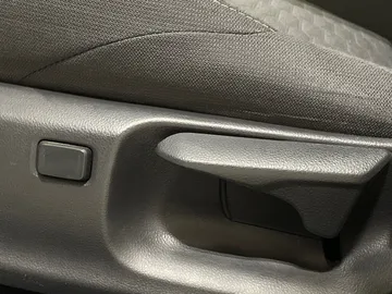 2022 Toyota Corolla - image 18