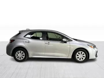 2025 Toyota Corolla - image 2