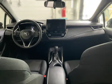 2025 Toyota Corolla - image 4