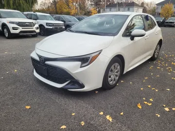 2025 Toyota Corolla - image 2