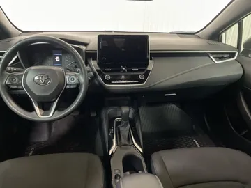 2025 Toyota Corolla - image 4