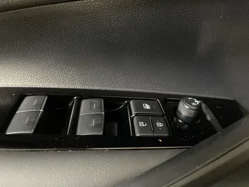 2025 Toyota Corolla - image 20