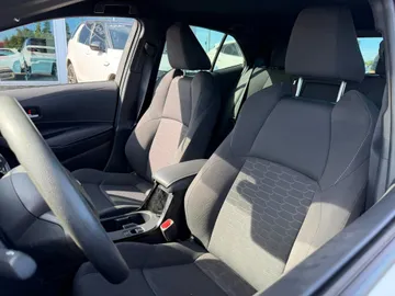 2025 Toyota Corolla - image 9