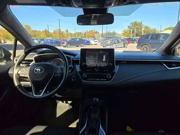 2022 Toyota Corolla - image 9