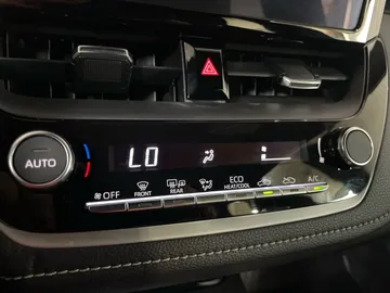2024 Toyota Corolla - image 20