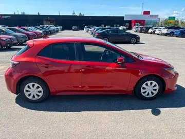2019 Toyota Corolla - image 6