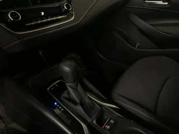 2019 Toyota Corolla - image 13
