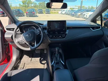 2019 Toyota Corolla - image 9