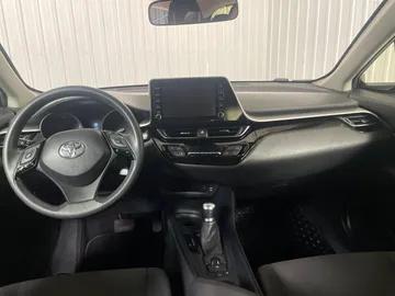 2021 Toyota C-HR - image 4