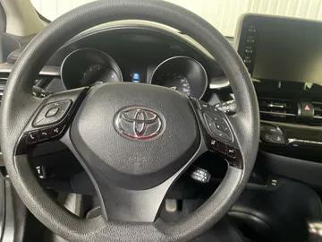 2021 Toyota C-HR - image 16