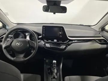 2022 Toyota C-HR - image 4