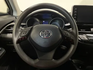 2022 Toyota C-HR - image 21