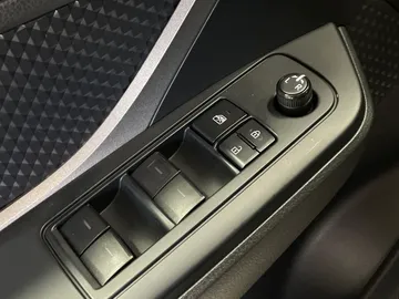 2022 Toyota C-HR - image 19