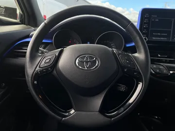 2021 Toyota C-HR - image 16