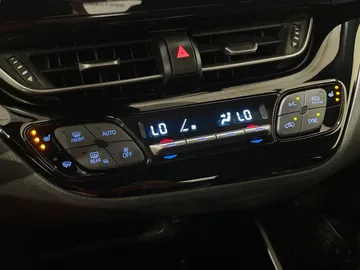 2022 Toyota C-HR - image 20