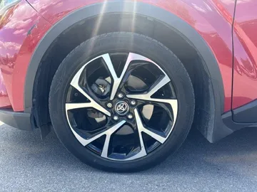 2022 Toyota C-HR - image 7