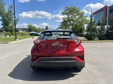 2022 Toyota C-HR - image 6