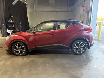 2019 Toyota C-HR - image 4