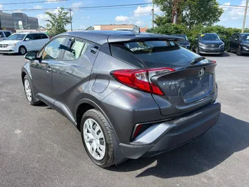 2021 Toyota C-HR - image 6