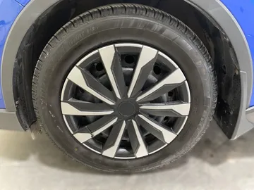2019 Toyota C-HR - image 6