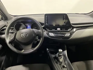 2019 Toyota C-HR - image 4