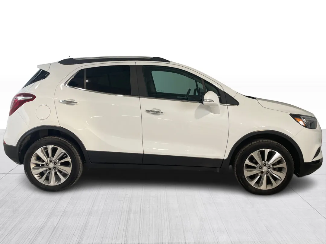 2018 Buick Encore — photo 2