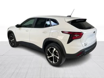 2024 Chevrolet Trax - image 9