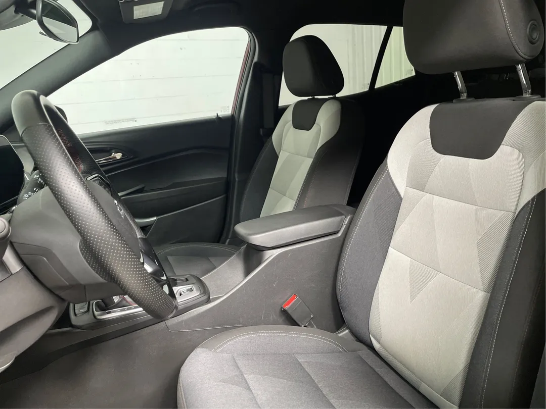 2025 Chevrolet Trax — photo 3