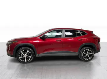 2025 Chevrolet Trax - image 10