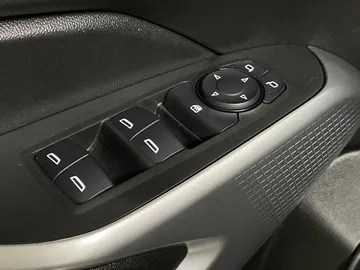 2025 Chevrolet Trax - image 20