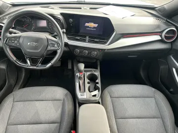 2024 Chevrolet Trax - image 8