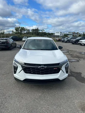 2024 Chevrolet Trax - image 2
