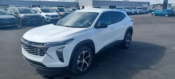 2025 Chevrolet Trax - image 3